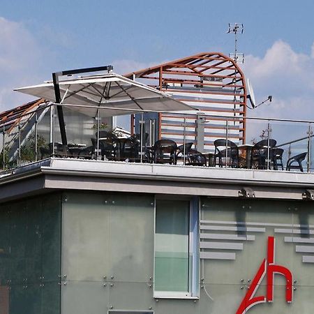 Happy Hotel Atelier Gardone Riviera Centro & Beach Esterno foto