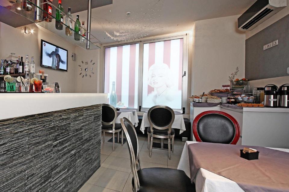 Happy Hotel Atelier Gardone Riviera Centro & Beach Esterno foto