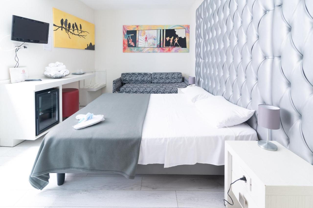 Happy Hotel Atelier Gardone Riviera Centro & Beach Esterno foto