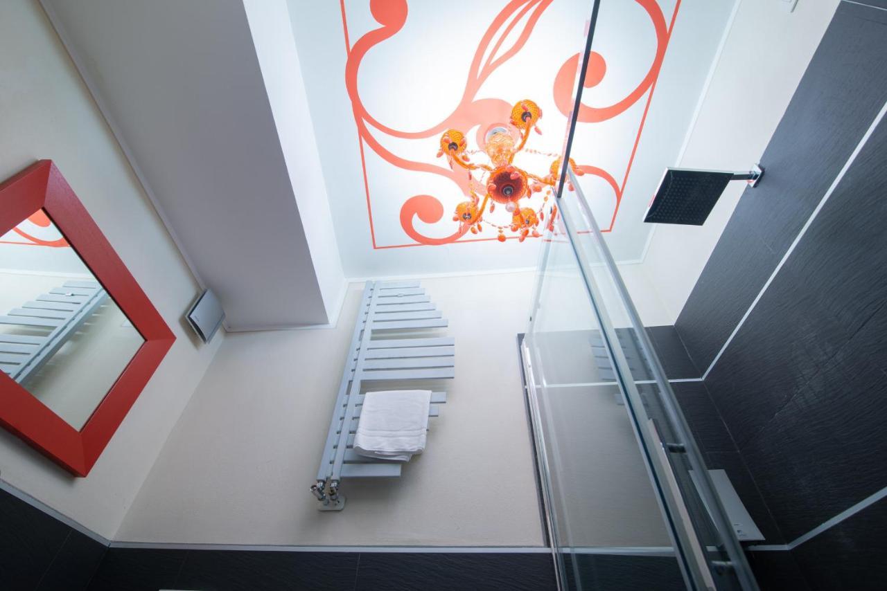 Happy Hotel Atelier Gardone Riviera Centro & Beach Esterno foto