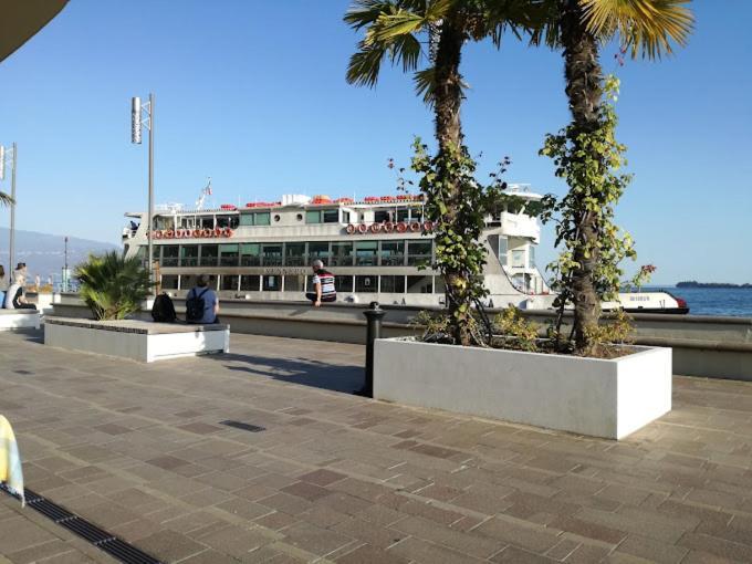 Happy Hotel Atelier Gardone Riviera Centro & Beach Esterno foto