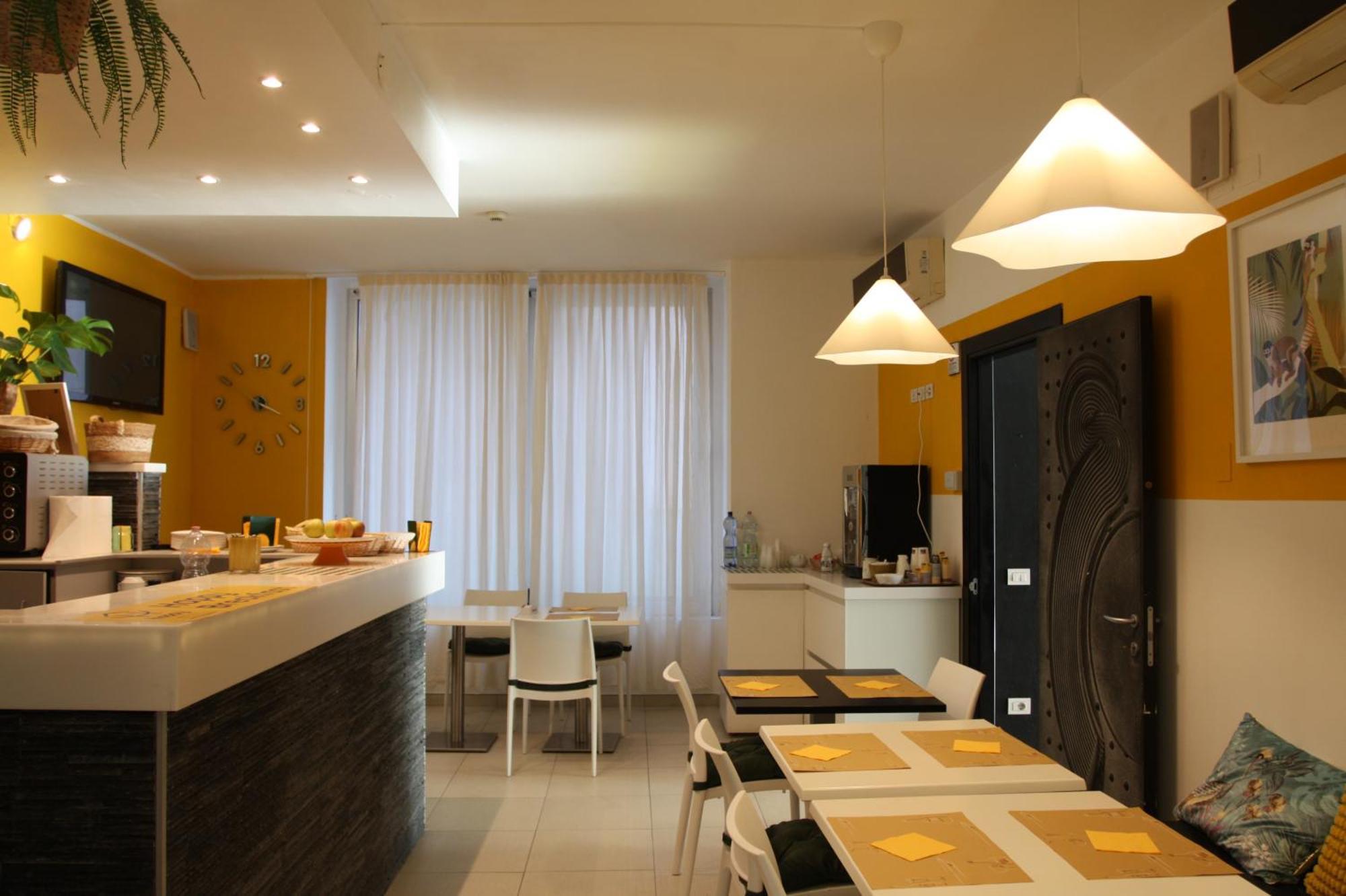 Happy Hotel Atelier Gardone Riviera Centro & Beach Esterno foto