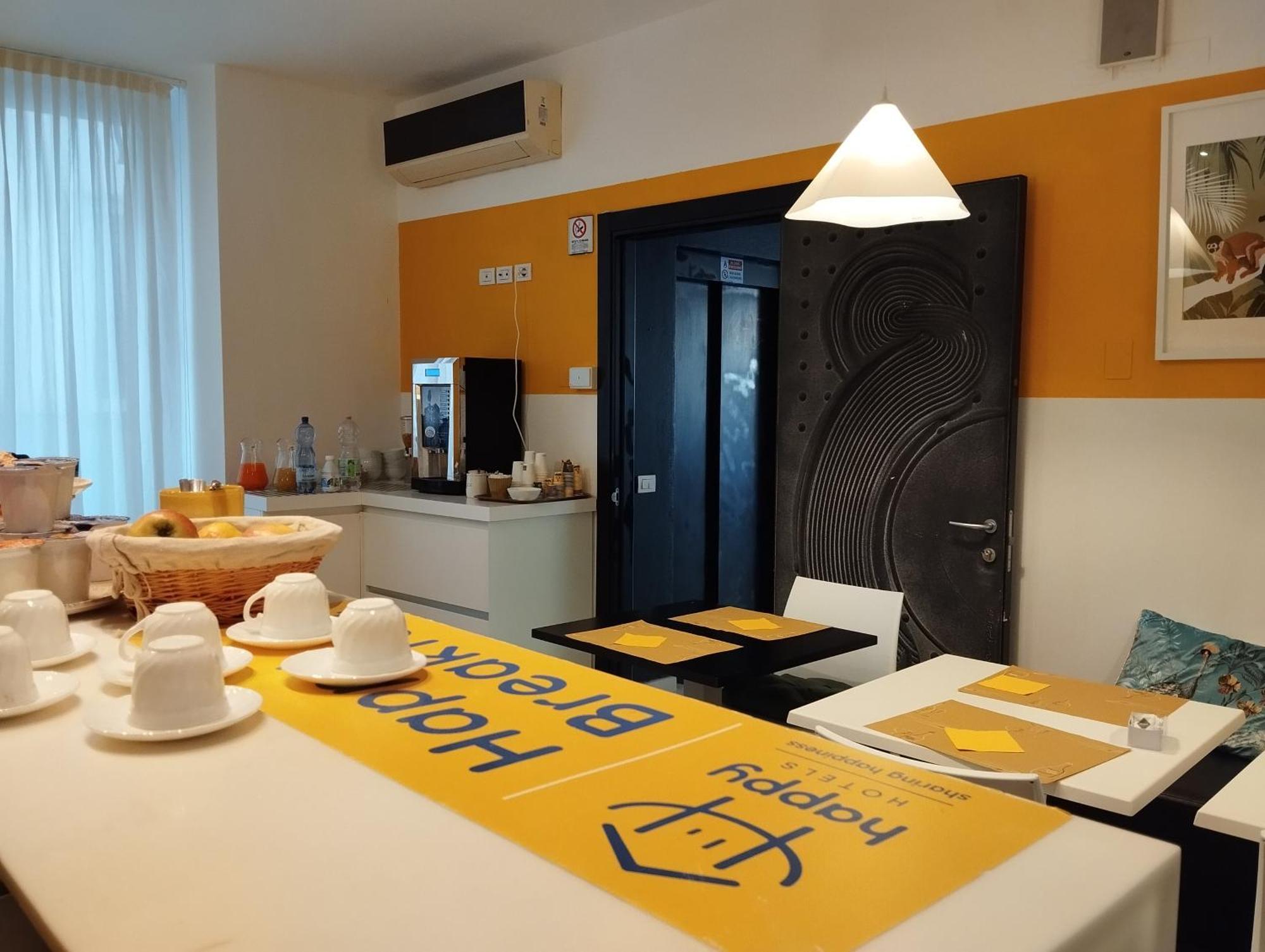 Happy Hotel Atelier Gardone Riviera Centro & Beach Esterno foto