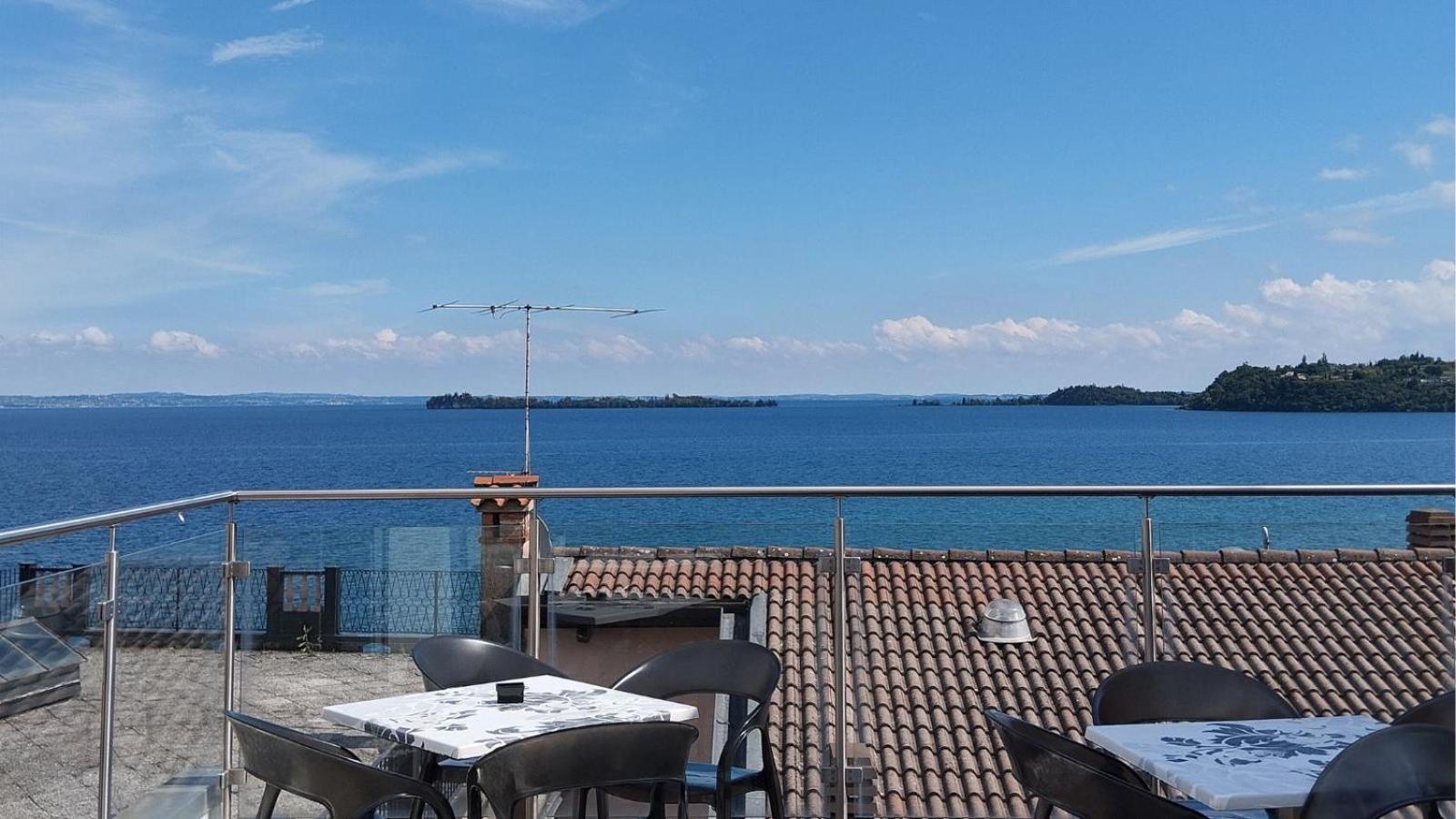 Happy Hotel Atelier Gardone Riviera Centro & Beach Esterno foto