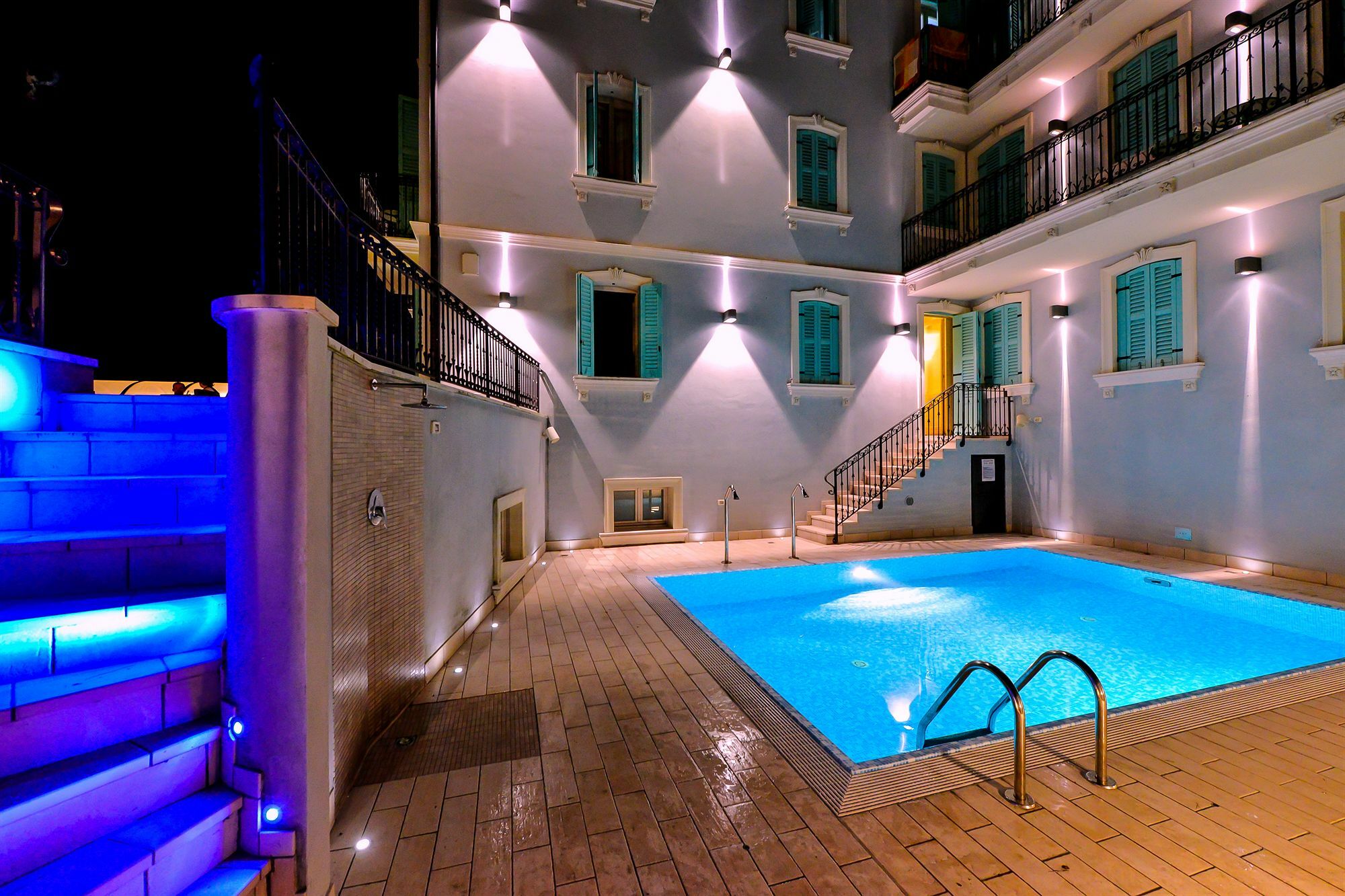 Happy Hotel Atelier Gardone Riviera Centro & Beach Esterno foto